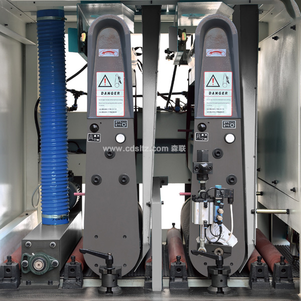 底漆雙砂架機(jī)構(gòu).jpg 底漆雙砂架機(jī)構(gòu).jpg