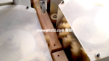 異形木線條側(cè)邊砂光.jpg 異形木線條側(cè)邊砂光.jpg