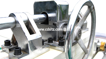 機械式可翻轉(zhuǎn)緊固刀體.jpg 機械式可翻轉(zhuǎn)緊固刀體.jpg