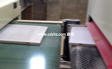 板式家具UV涂裝生產線砂光UV底漆清除粉塵.jpg 板式家具UV涂裝生產線砂光UV底漆清除粉塵.jpg