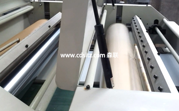 板式家具UV涂裝生產線滾涂透明UV底漆.jpg 板式家具UV涂裝生產線滾涂透明UV底漆.jpg