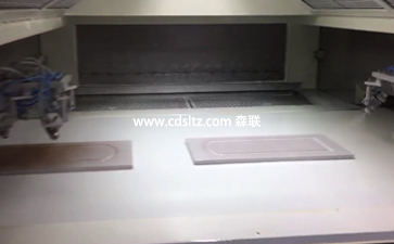 定制家具UV往復(fù)噴涂.jpg 定制家具UV往復(fù)噴涂.jpg