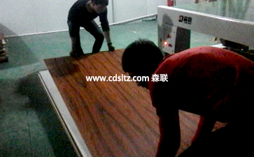水性漆著色大板成品碼垛堆放.jpg 水性漆著色大板成品碼垛堆放.jpg