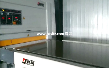 外墻保溫一體板精密砂光UV底漆除塵.jpg 外墻保溫一體板精密砂光UV底漆除塵.jpg