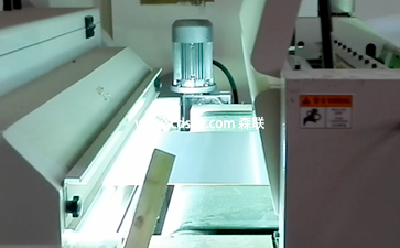 工程防火門滾涂UV色底全固化.jpg 工程防火門滾涂UV色底全固化.jpg