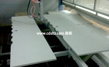 定制衣柜四邊自動(dòng)噴漆.jpg 定制衣柜四邊自動(dòng)噴漆.jpg